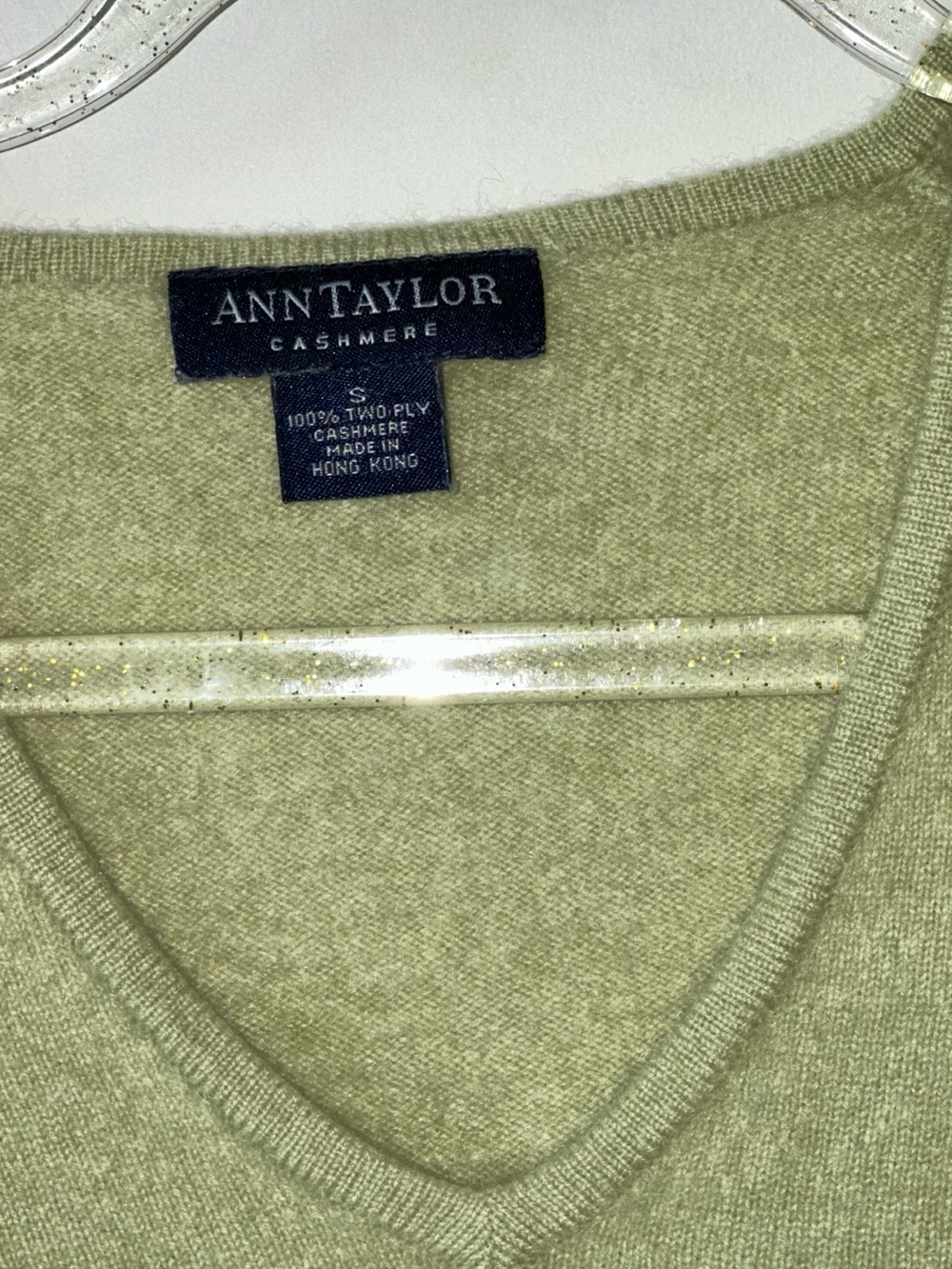 Ann Taylor 100% cashmere Linen-Blend V-Neck Sweater in Light Green - Picture 2 of 7
